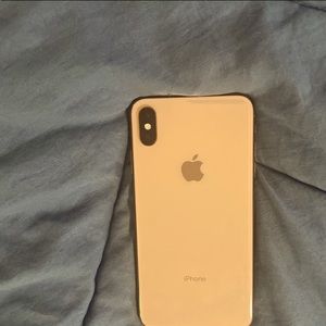 iPhone XS Max 128 GB unlocked.